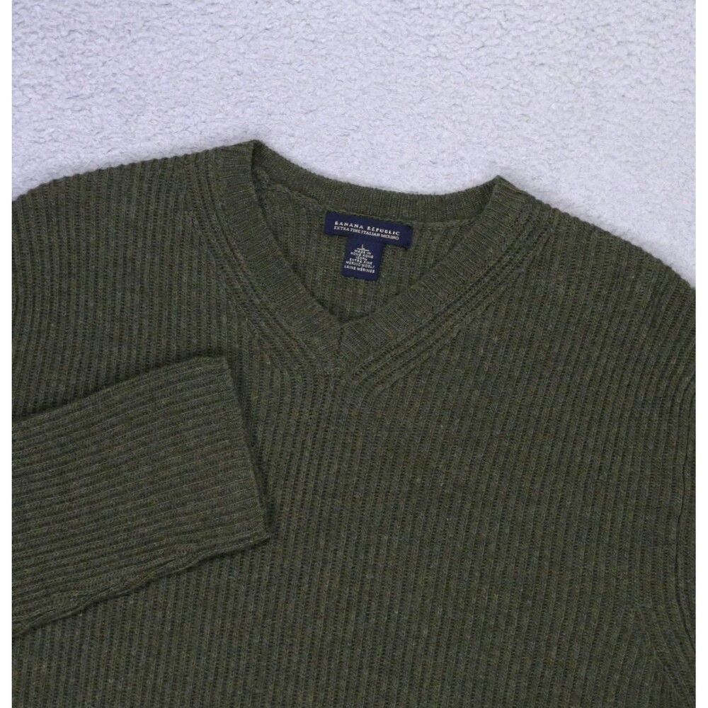 VINTAGE Banana Republic Ribbed Knit Sweater Men M Olive Green V-Neck Merino Wool
